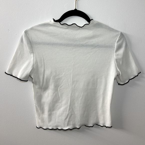 ZARA White Top with black ruffles - Picture 2 of 2